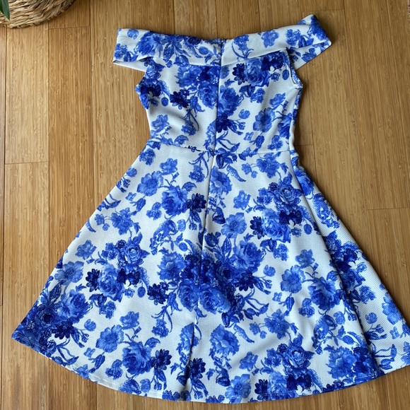 Floral off shoulder dress - Picture 5 of 5